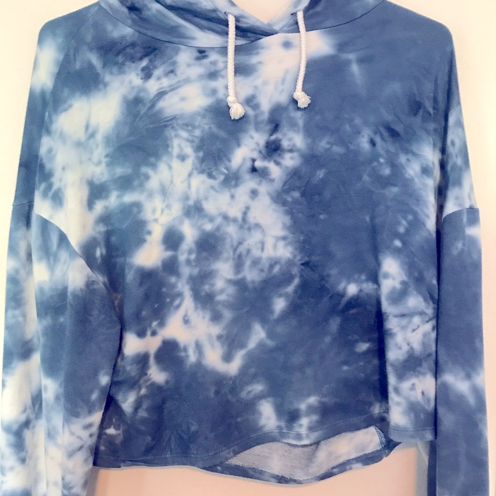 Tie-dye crop top hoodie